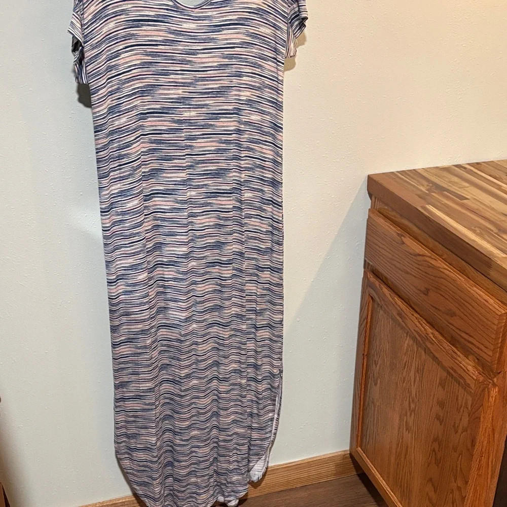 NWT LuLaRoe Blue and Pink Wave Pattern Long Dress - Short Sleeve - Macy Style - Picture 3 of 10